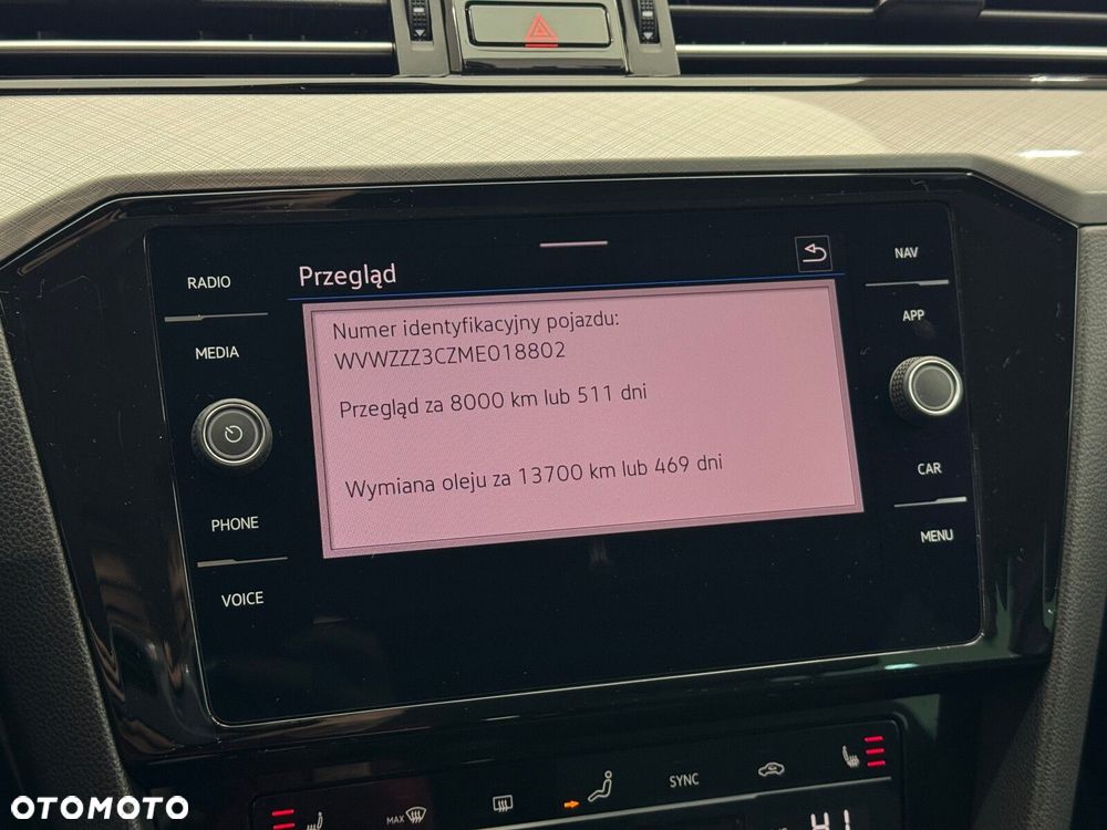 Volkswagen Passat - 33