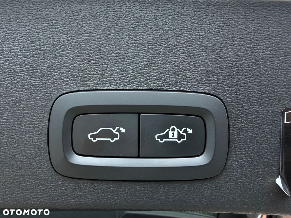 Volvo XC 40 B4 B AWD DKG RDesign - 19