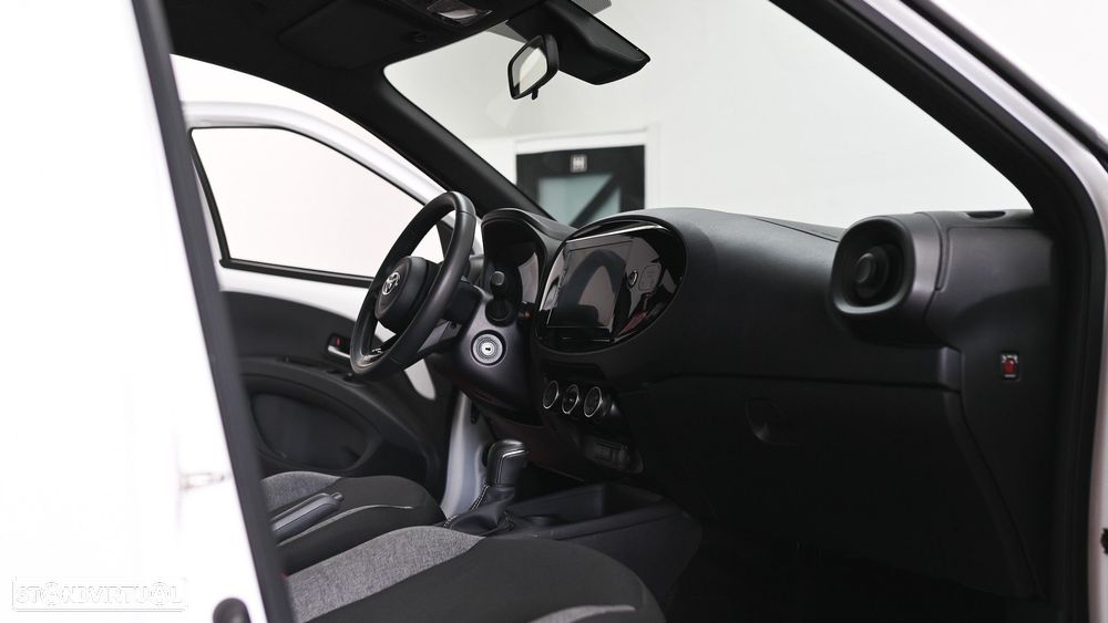 Toyota Aygo X 1.0 Play CVT - 17
