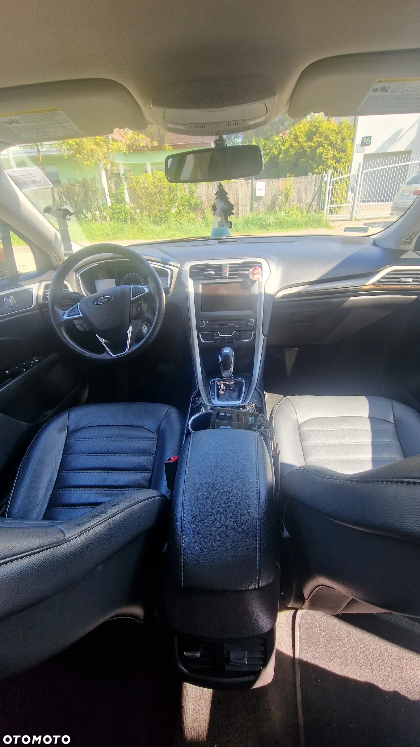 Ford Fusion - 16