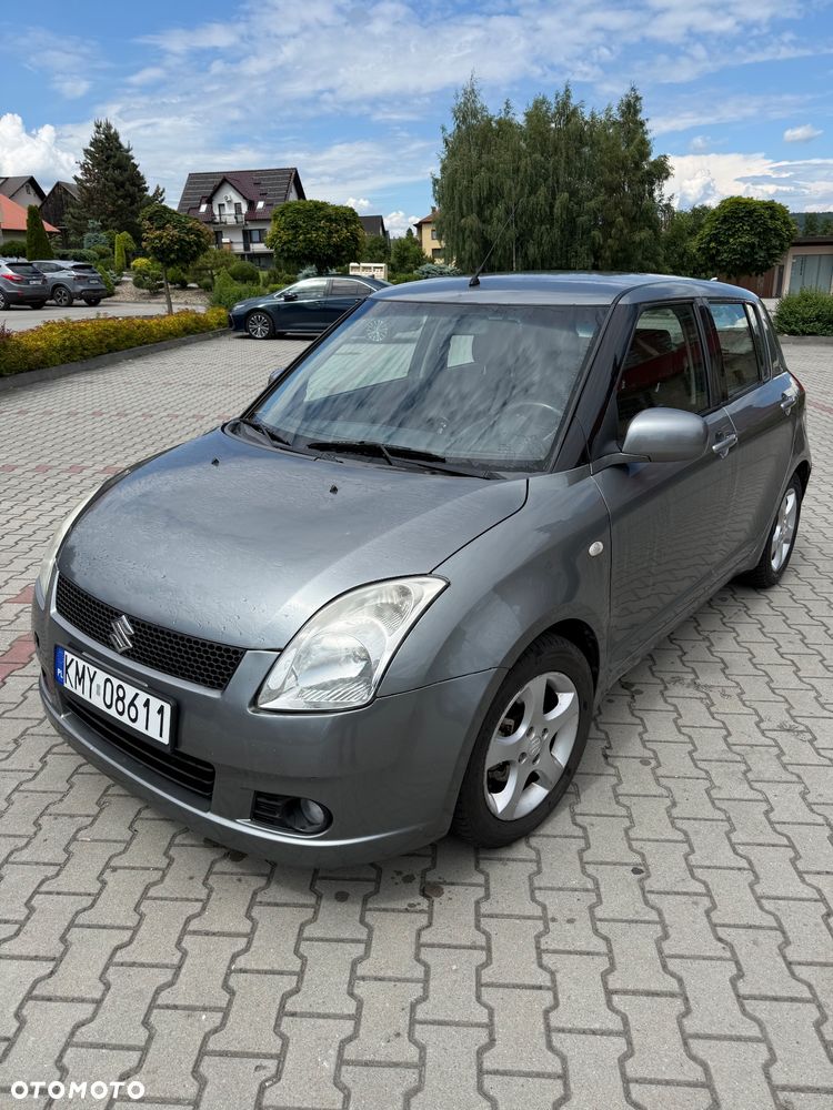 Suzuki Swift - 1
