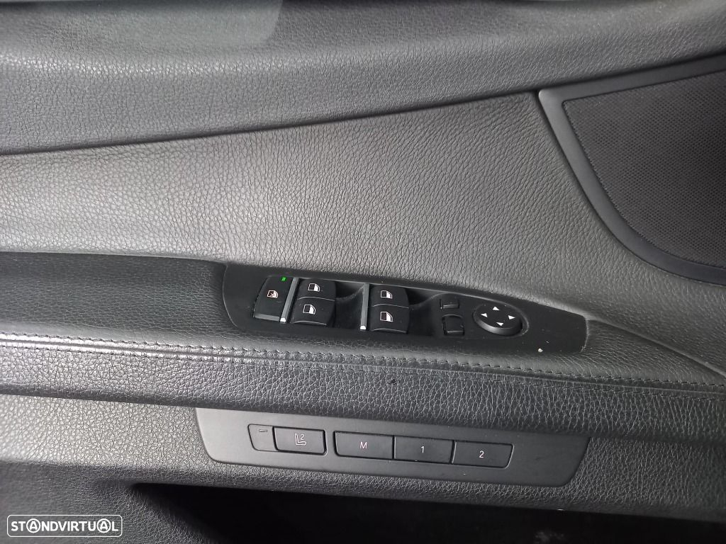 BMW 740 d xDrive - 32