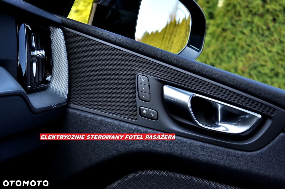 Volvo XC 60 B5 B AWD Plus Black Edition - 19