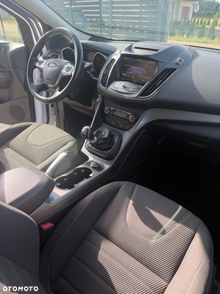 Ford Kuga - 26