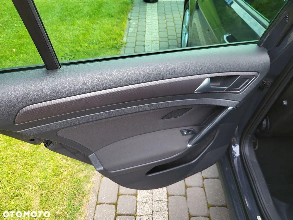 Volkswagen Golf 2.0 TDI BlueMotion Technology Lounge - 16