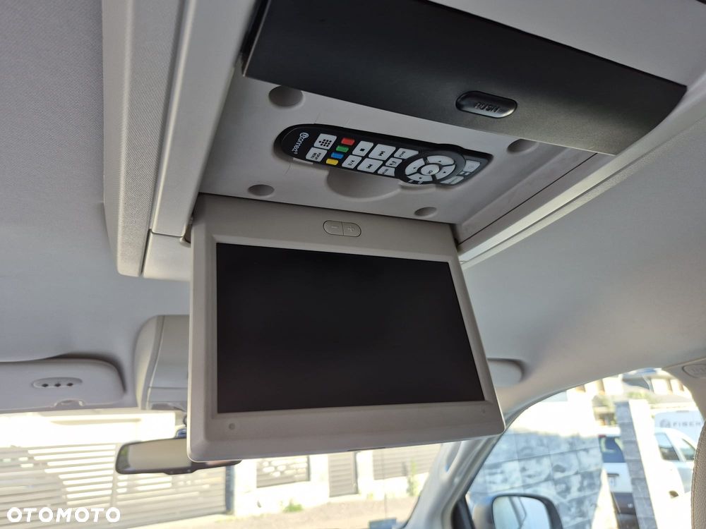 Chrysler Town & Country 3.6 Touring - 27