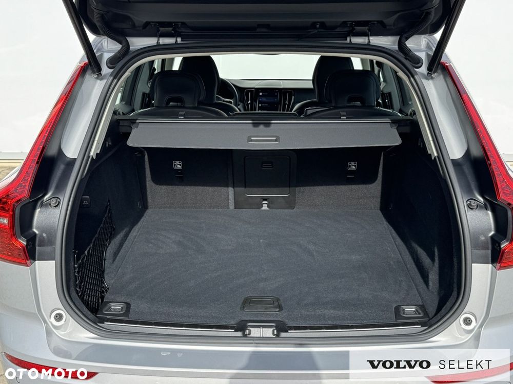 Volvo XC 60 B5 B AWD Plus Dark - 11