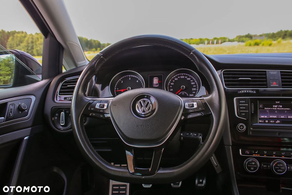 Volkswagen Golf 1.6 TDI BlueMotion Technology Allstar - 35