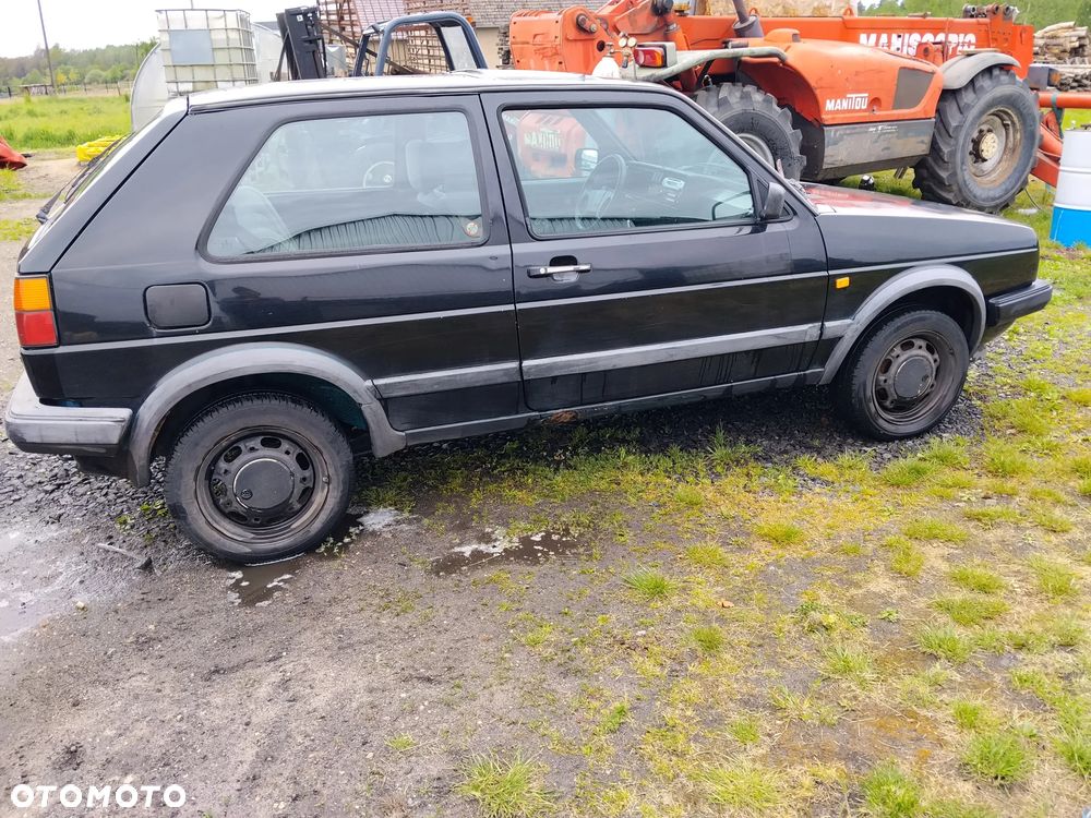 Volkswagen Golf 1.6 GL D - 2