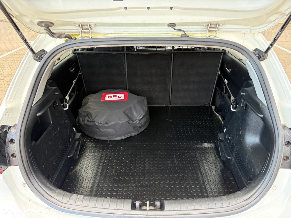 Kia Rio - 26