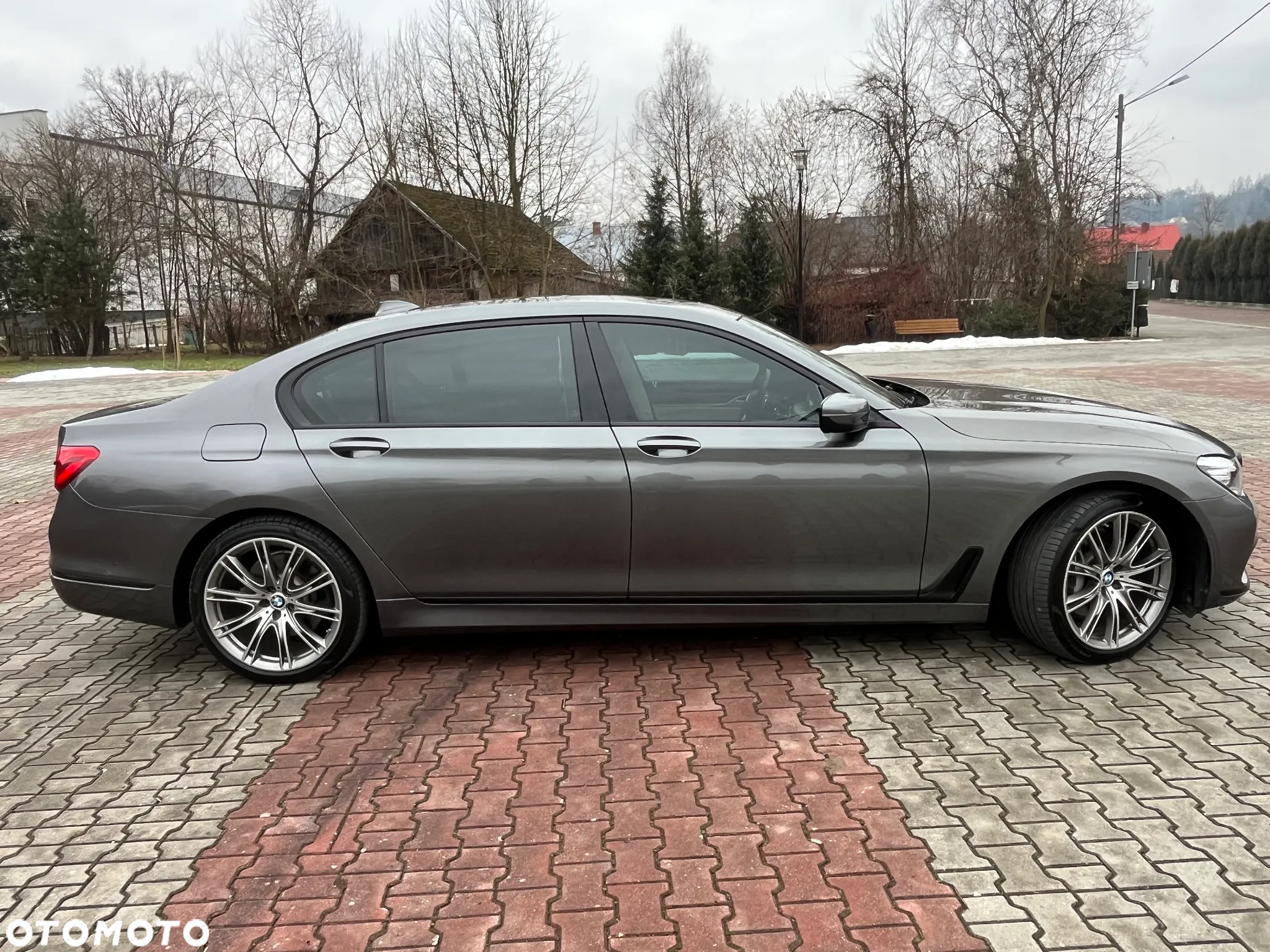BMW Seria 7 740Li - 4