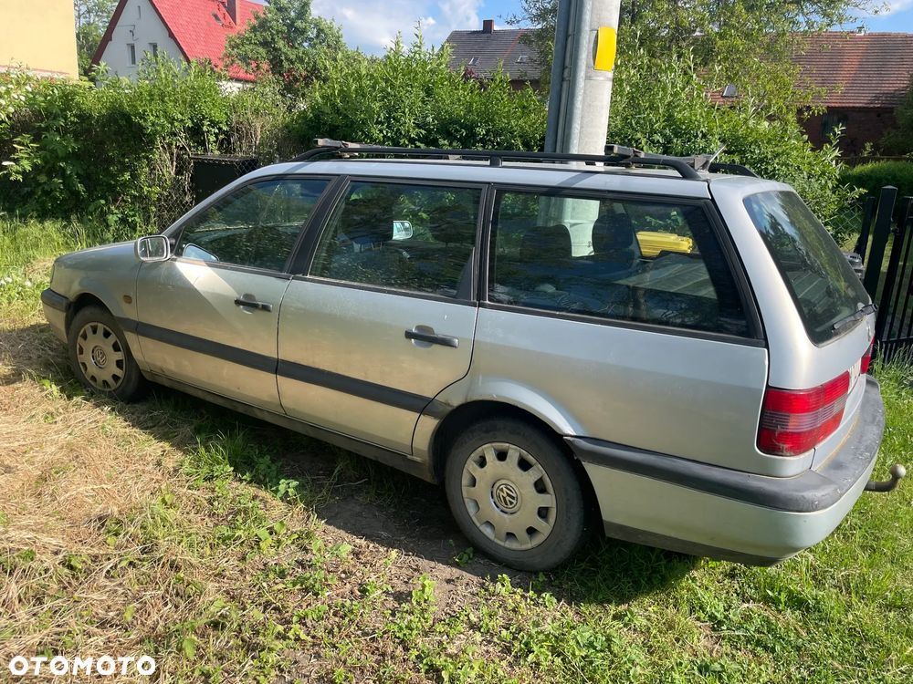 Volkswagen Passat 1.8 CL - 2