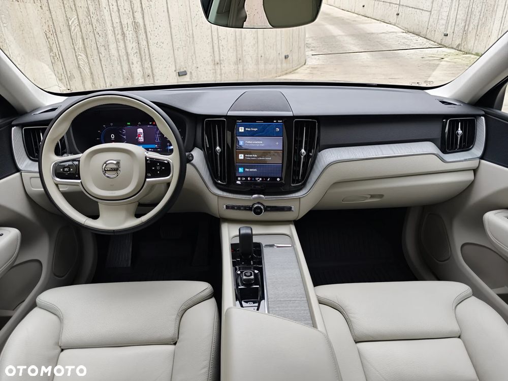 Volvo XC 60 B4 D AWD Plus Bright - 4