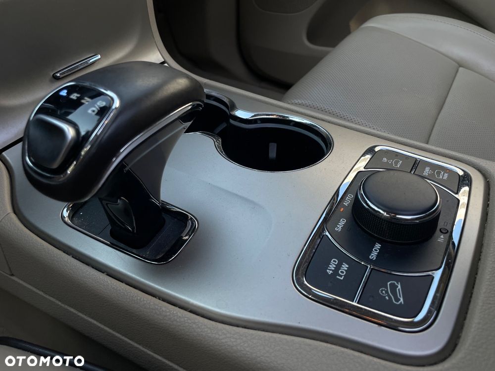 Jeep Grand Cherokee 5.7 V8 Overland Summit - 26