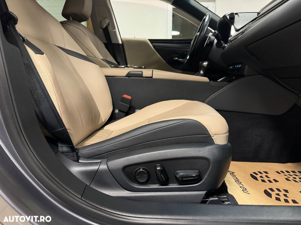 Lexus Seria ES 300h Business Edition - 18