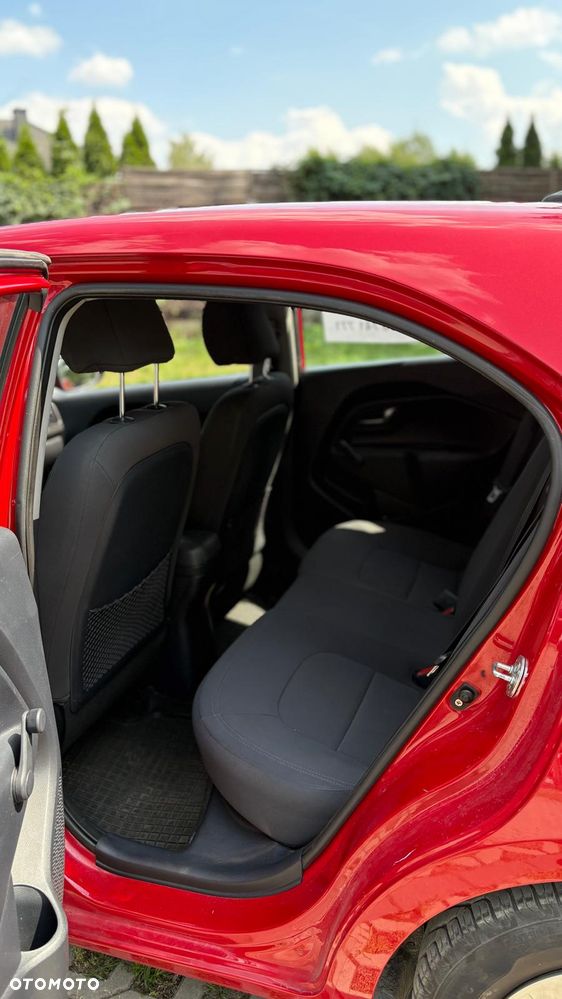 Kia Rio 1.2 L - 3