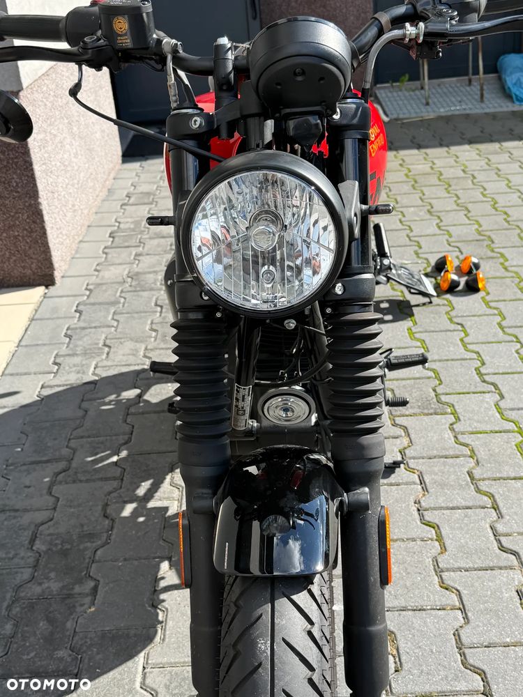 Royal Enfield HNTR - 20
