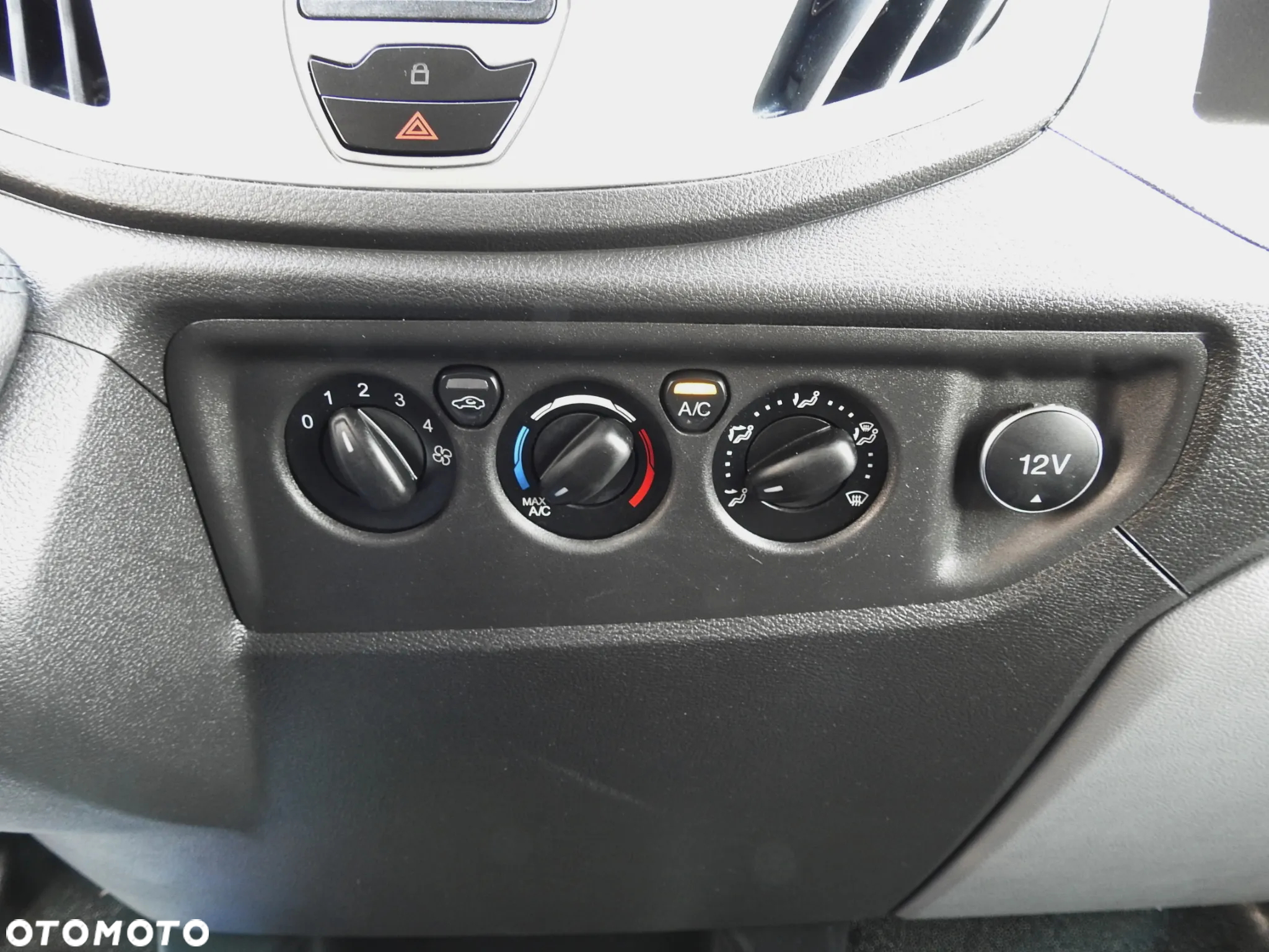 Ford TRANSIT  FURGON CHŁODNIA 0*C FUNKCJA GRZANIA TEMPOMAT LEDY KLIMATYZACJA 130KM [ D81956 ] - 39