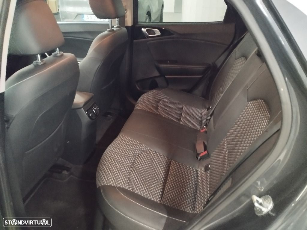 Kia XCeed 1.6 GDi PHEV Drive - 9