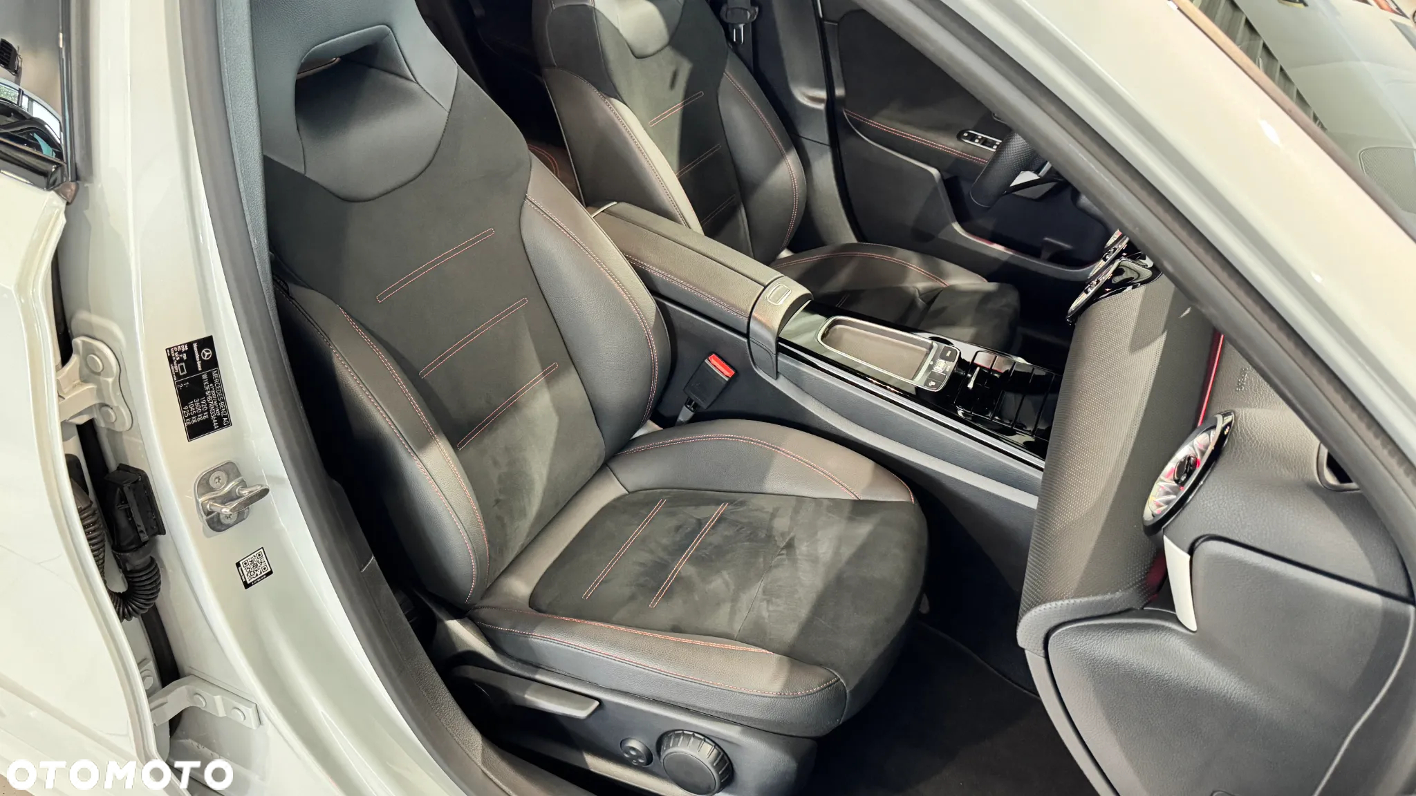 Mercedes-Benz Klasa A 200 AMG Line 7G-DCT - 33