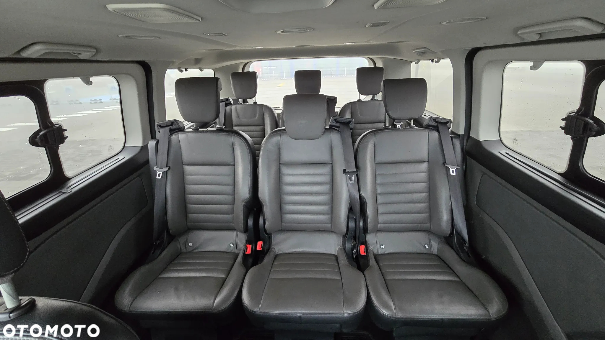 Ford Tourneo Custom - 18