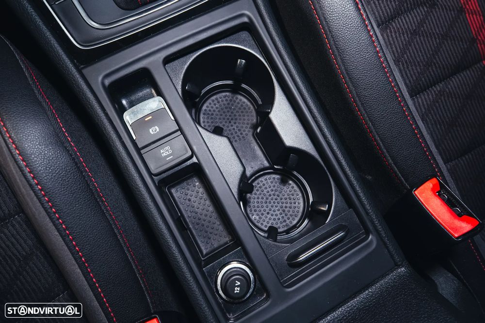VW Golf GTI TCR 2.0 TSI OPF DSG - 38