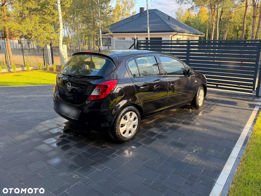 Opel Corsa 2011 photo 4