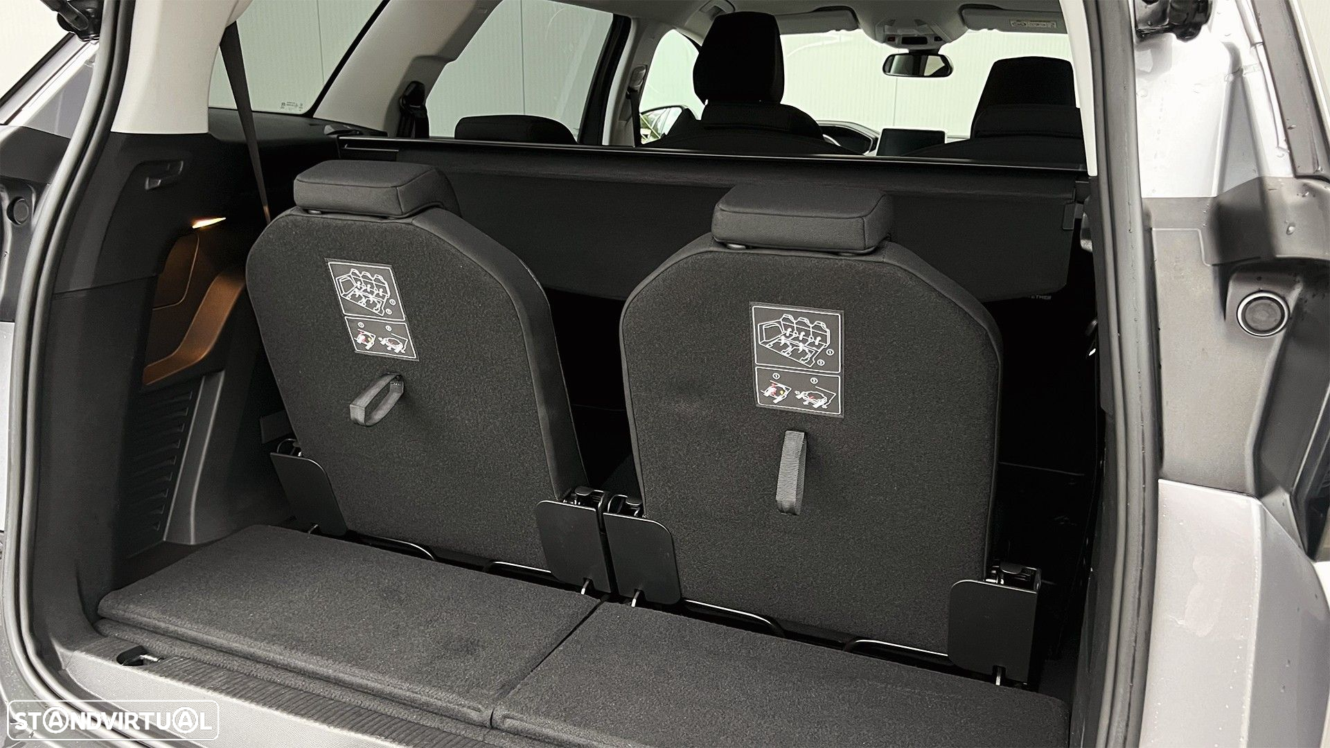 Peugeot 5008 1.2 PureTech Allure EAT8 - 33