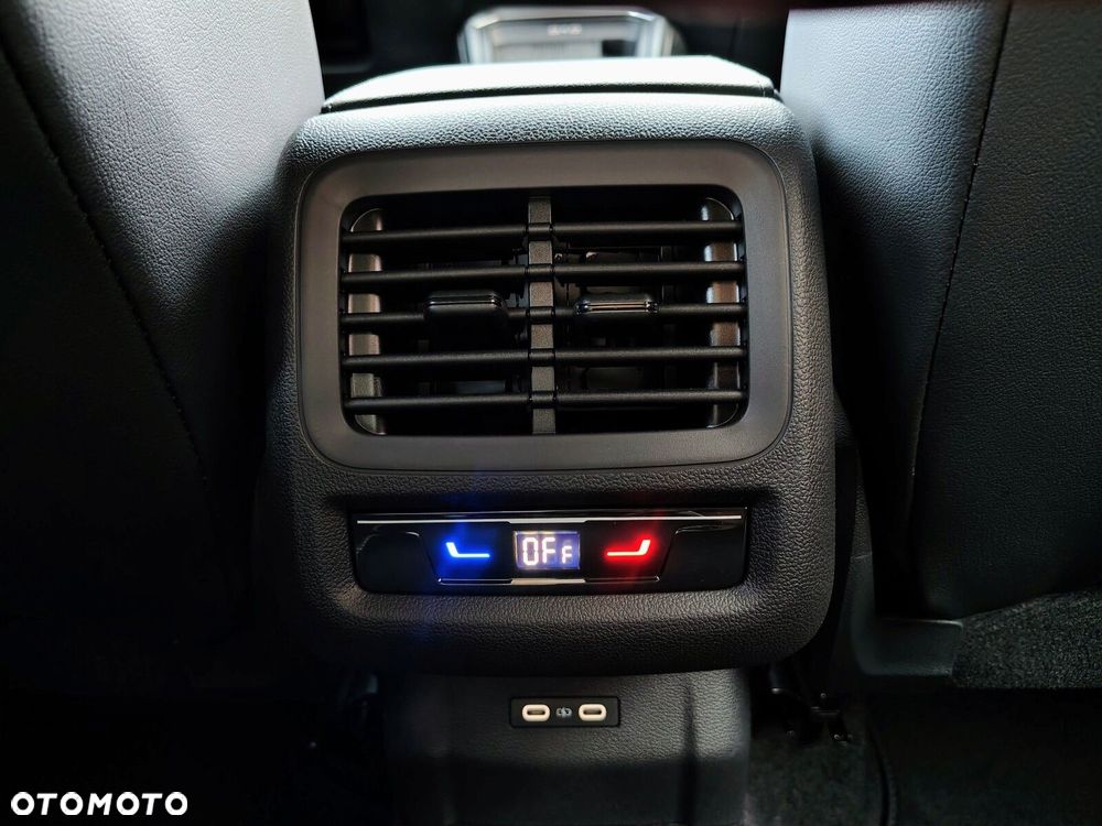 Volkswagen T-Roc - 31