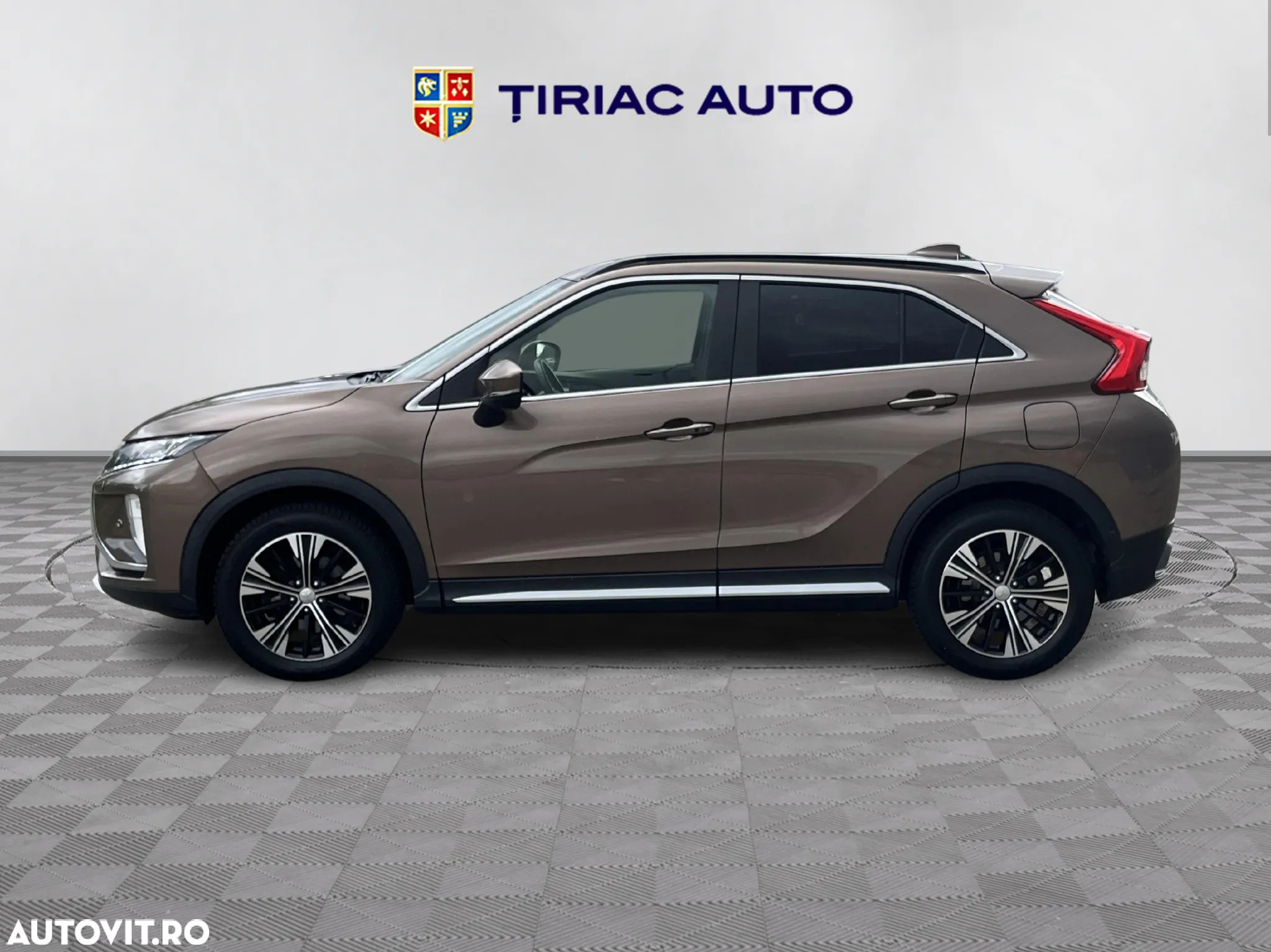Mitsubishi Eclipse-Cross 1.5-litre 16-valve DOHC MIVEC 4X4 Intense+ Aut. - 3