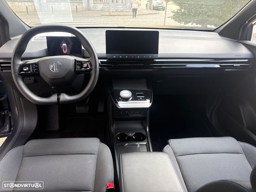 MG MG4 64 kWh Luxury - 4