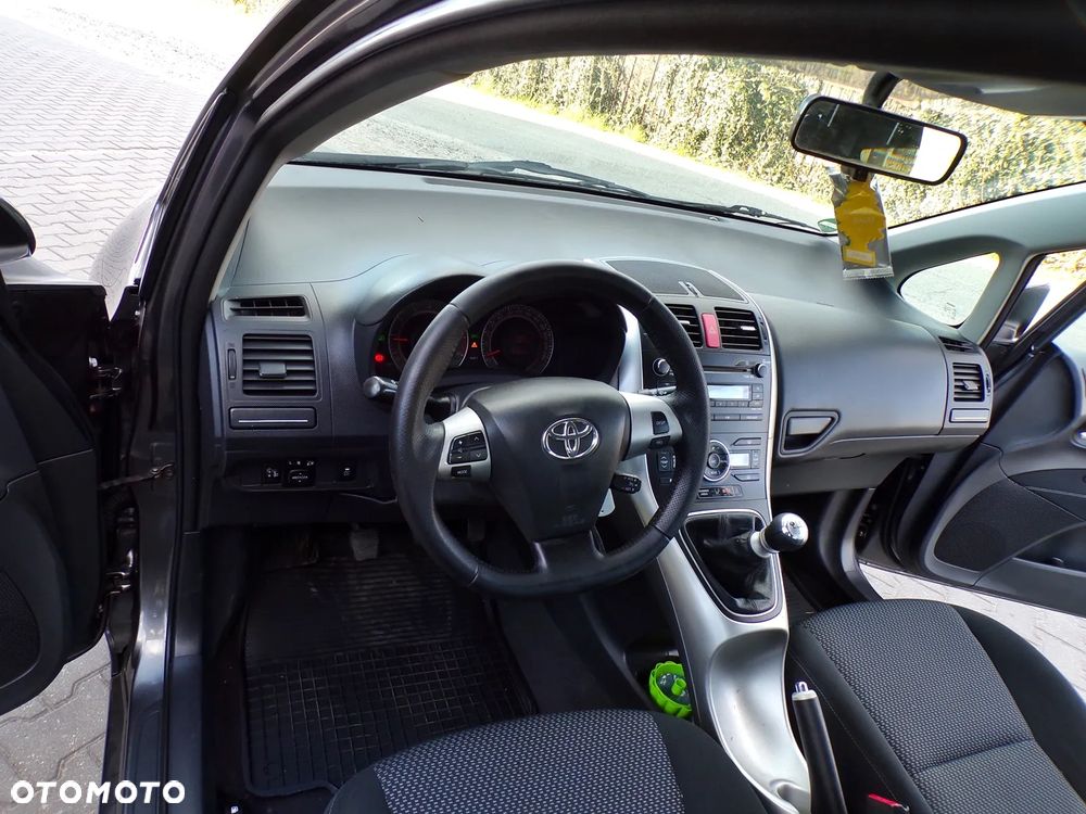 Toyota Auris 1.6 Life+ - 15