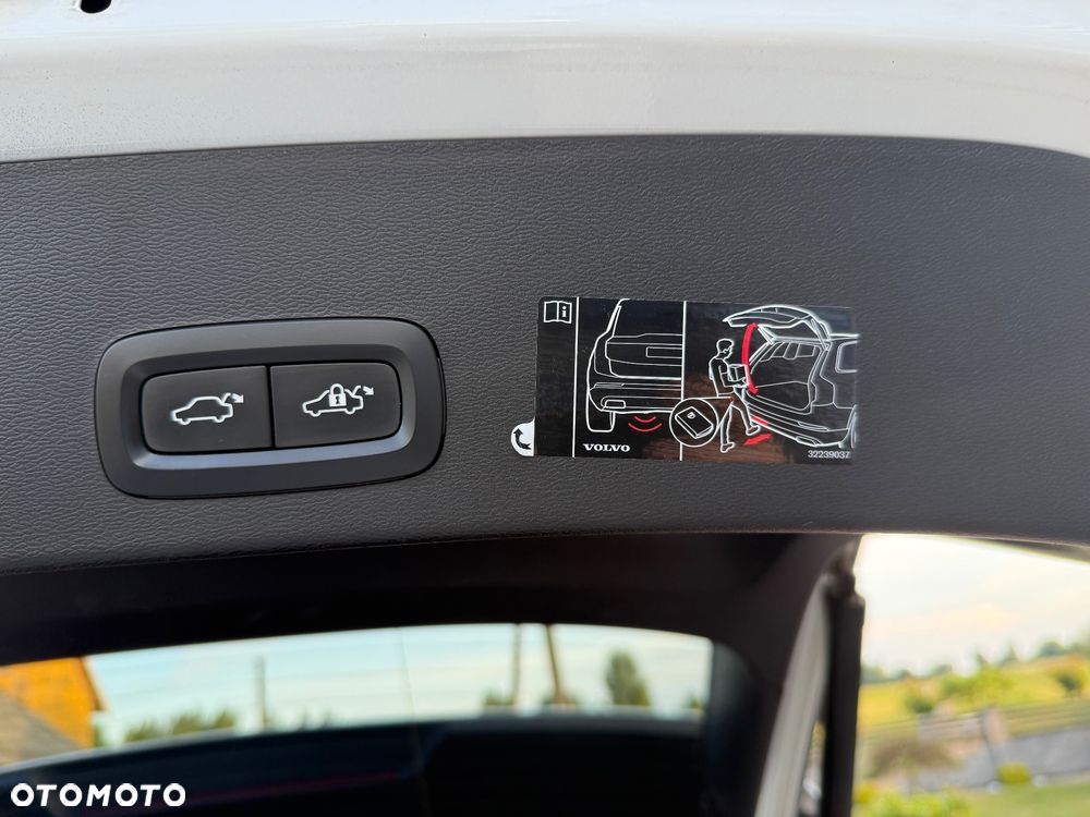 Volvo XC 40 T3 Momentum - 23