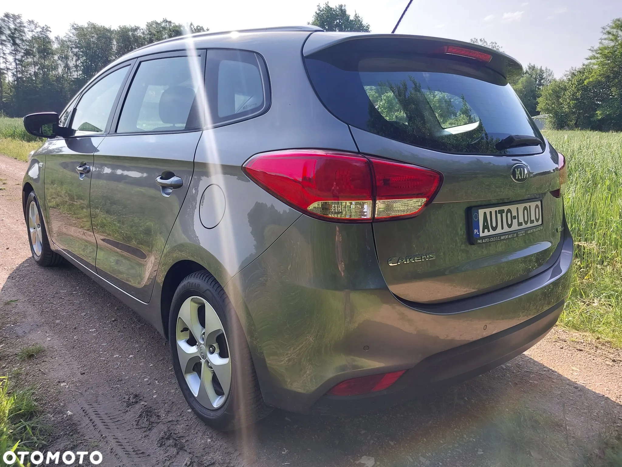 Kia Carens - 5