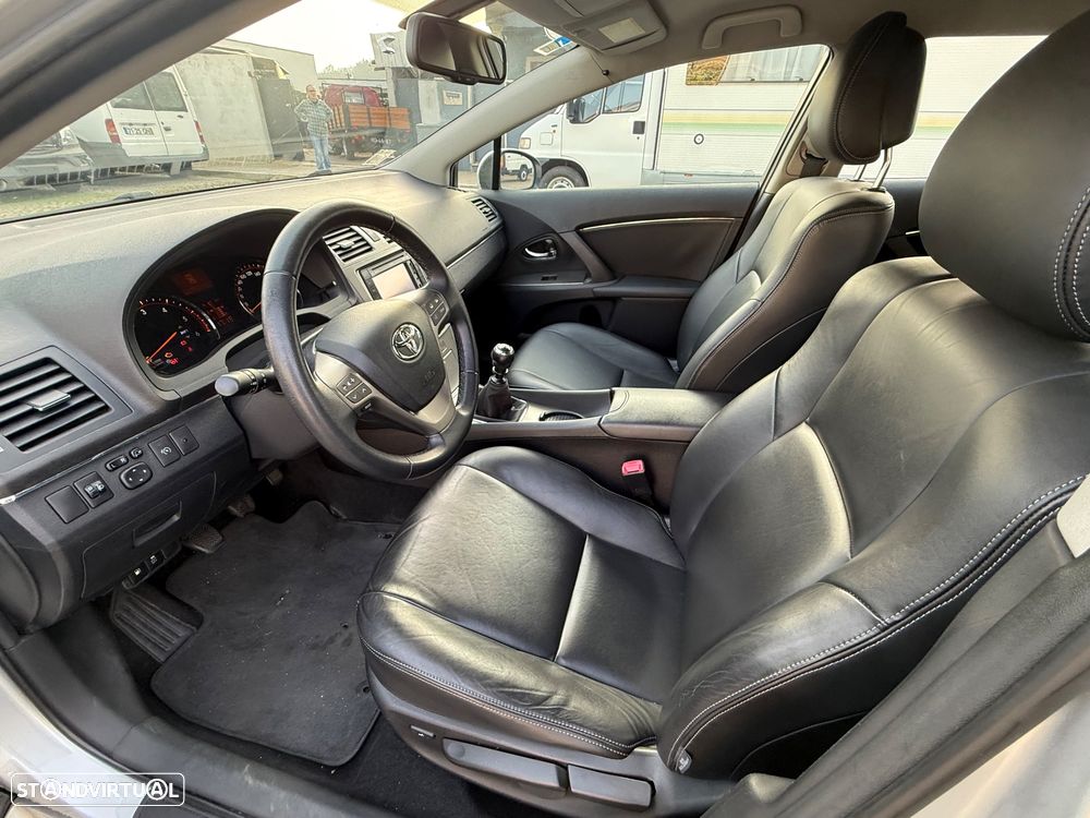 Toyota Avensis SW 2.2 D-4D Ex.+Pele+GPS - 12