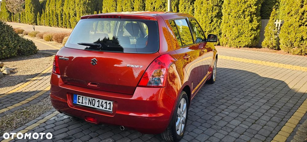 Suzuki Swift 1.3 Limited 25 - 28