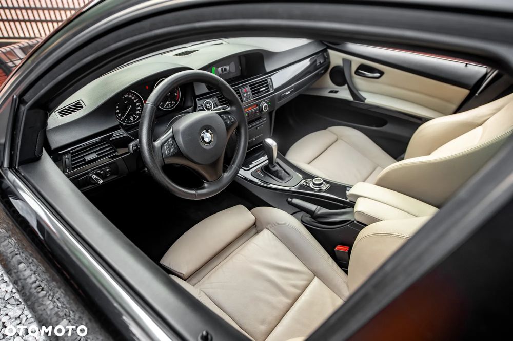 BMW Seria 3 330d xDrive DPF Touring Edition Exclusive - 18