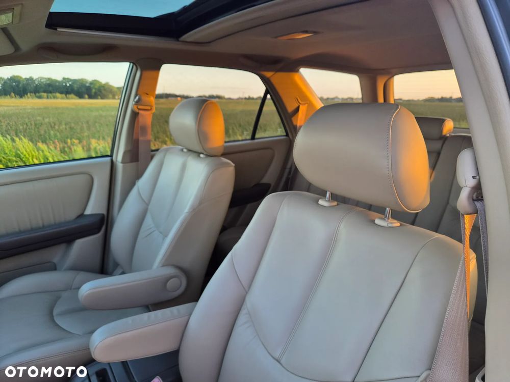 Lexus RX FWD - 24