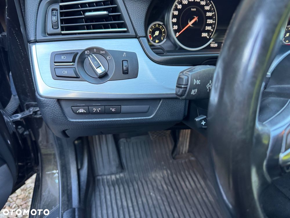 BMW Seria 5 520d xDrive Luxury Line - 13