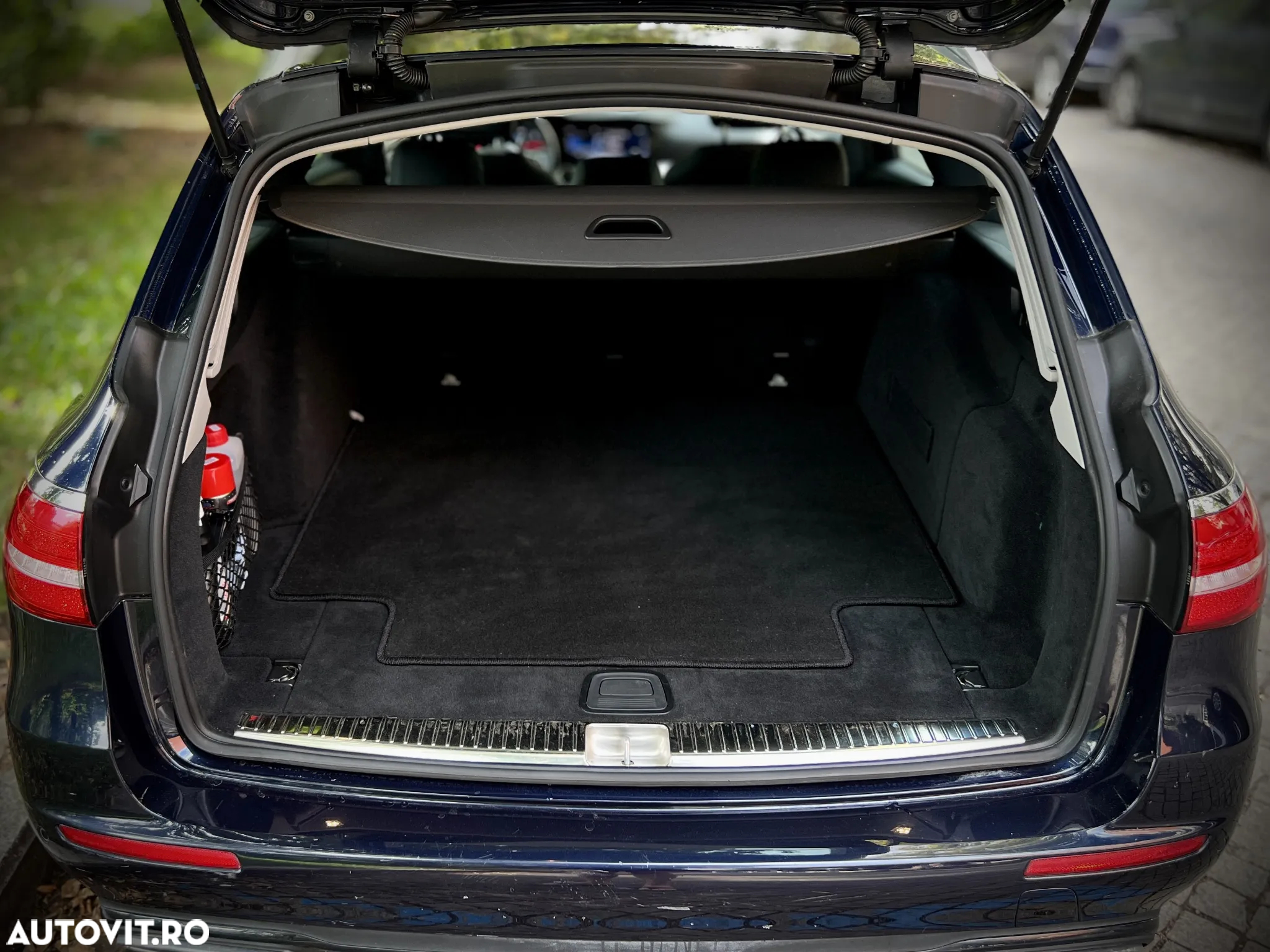 Mercedes-Benz E 220 d T 9G-TRONIC Avantgarde - 19