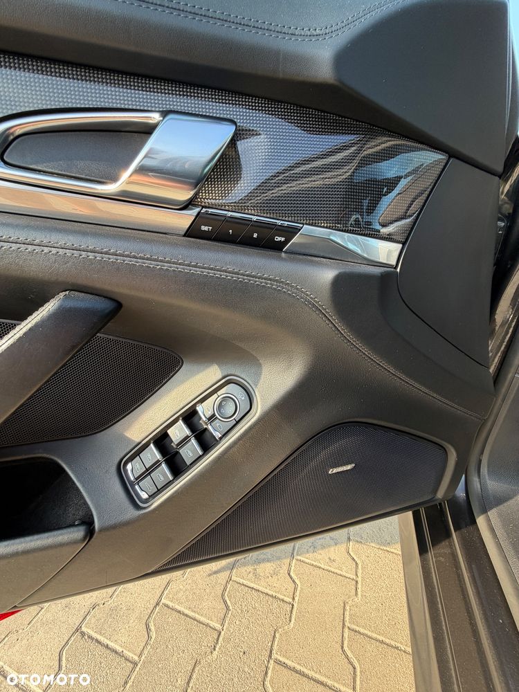 Porsche Panamera 4S - 10