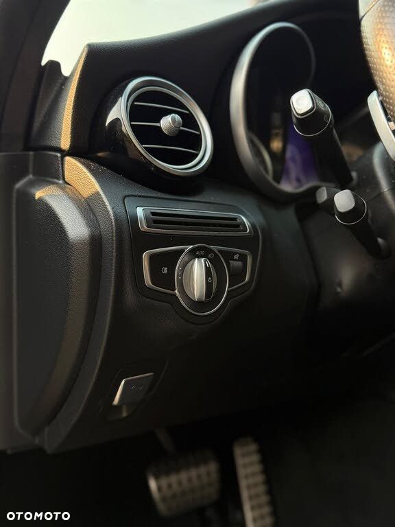 Mercedes-Benz Klasa C 300 9G-TRONIC - 17