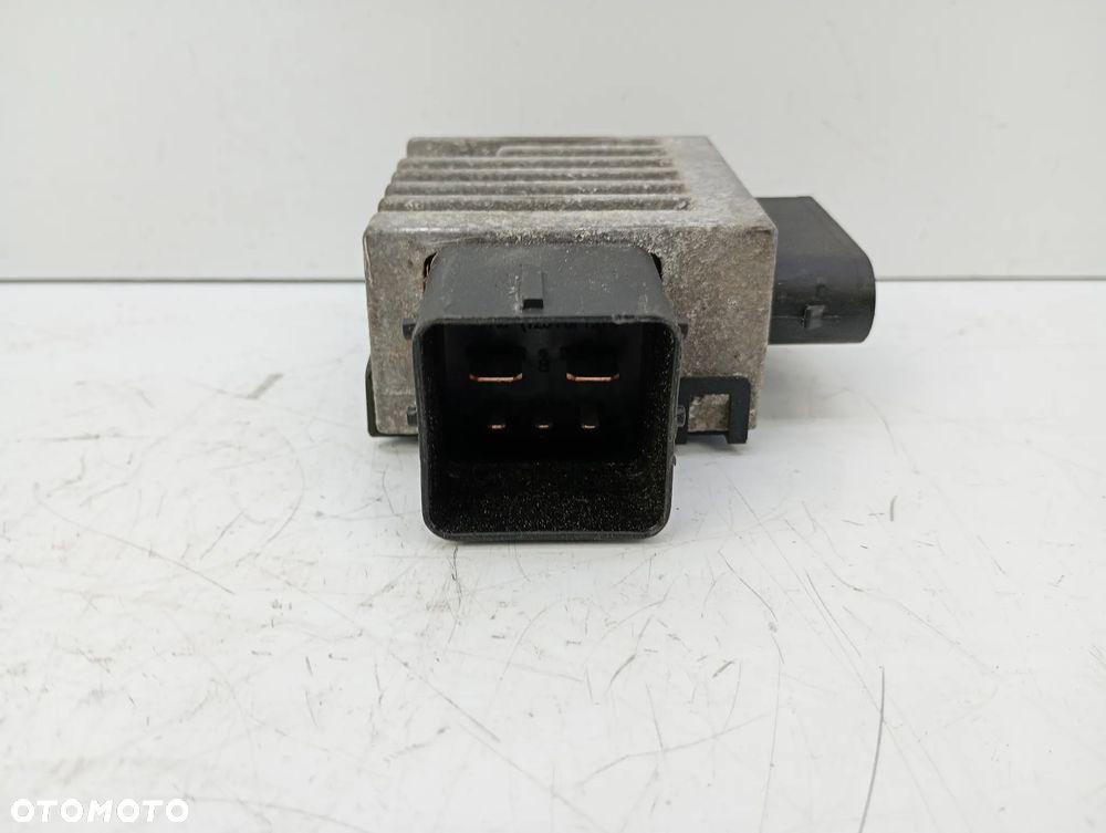 przekaźnik świec żarowych sterownik master III movano B nv400 271203982R - 3