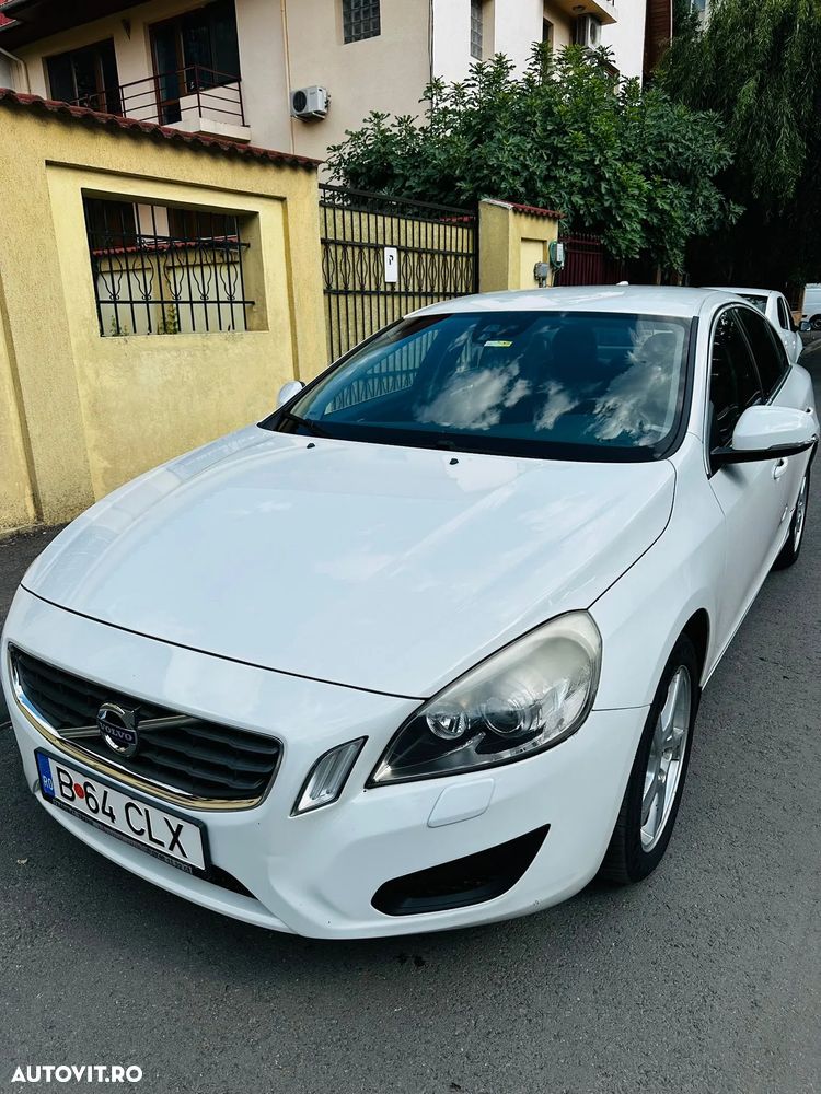 Volvo S60 D5 AWD Geartronic Momentum - 4