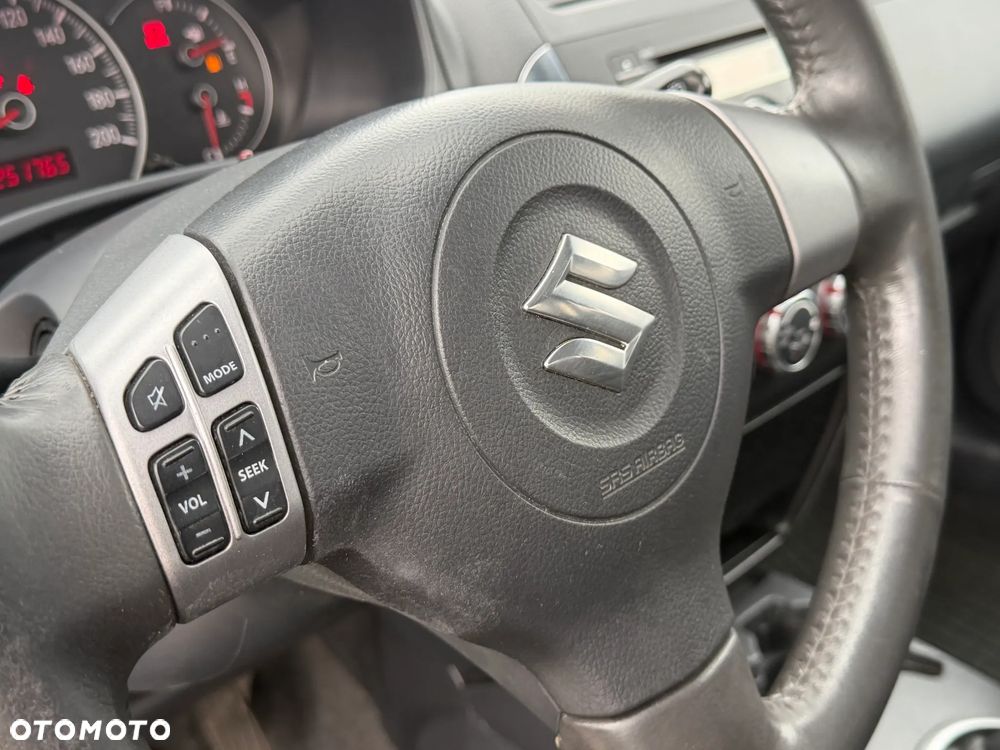 Suzuki SX4 1.6 GS / Premium - 14