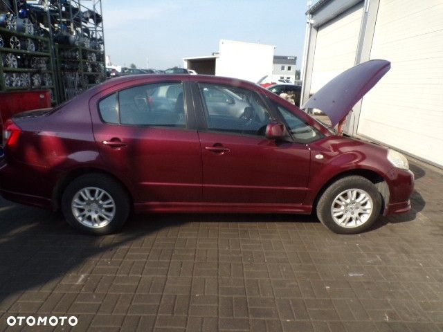 Części - Suzuki SX4 I 1.6 16V 107 KM SEDAN 08R - 1