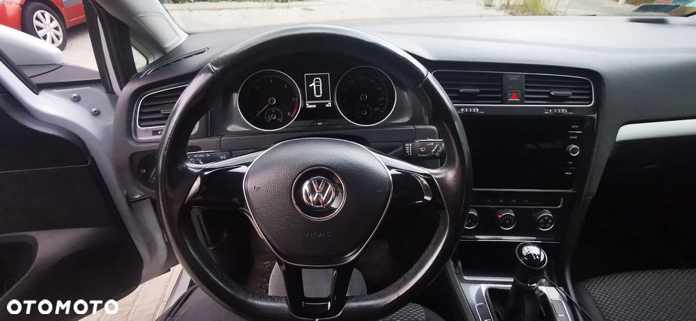 Volkswagen Golf Variant - 10