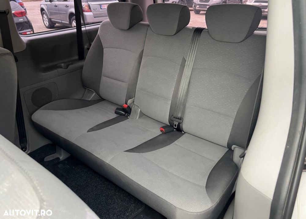 Hyundai H-1 2.5 CRDi Travel Comfort - 10
