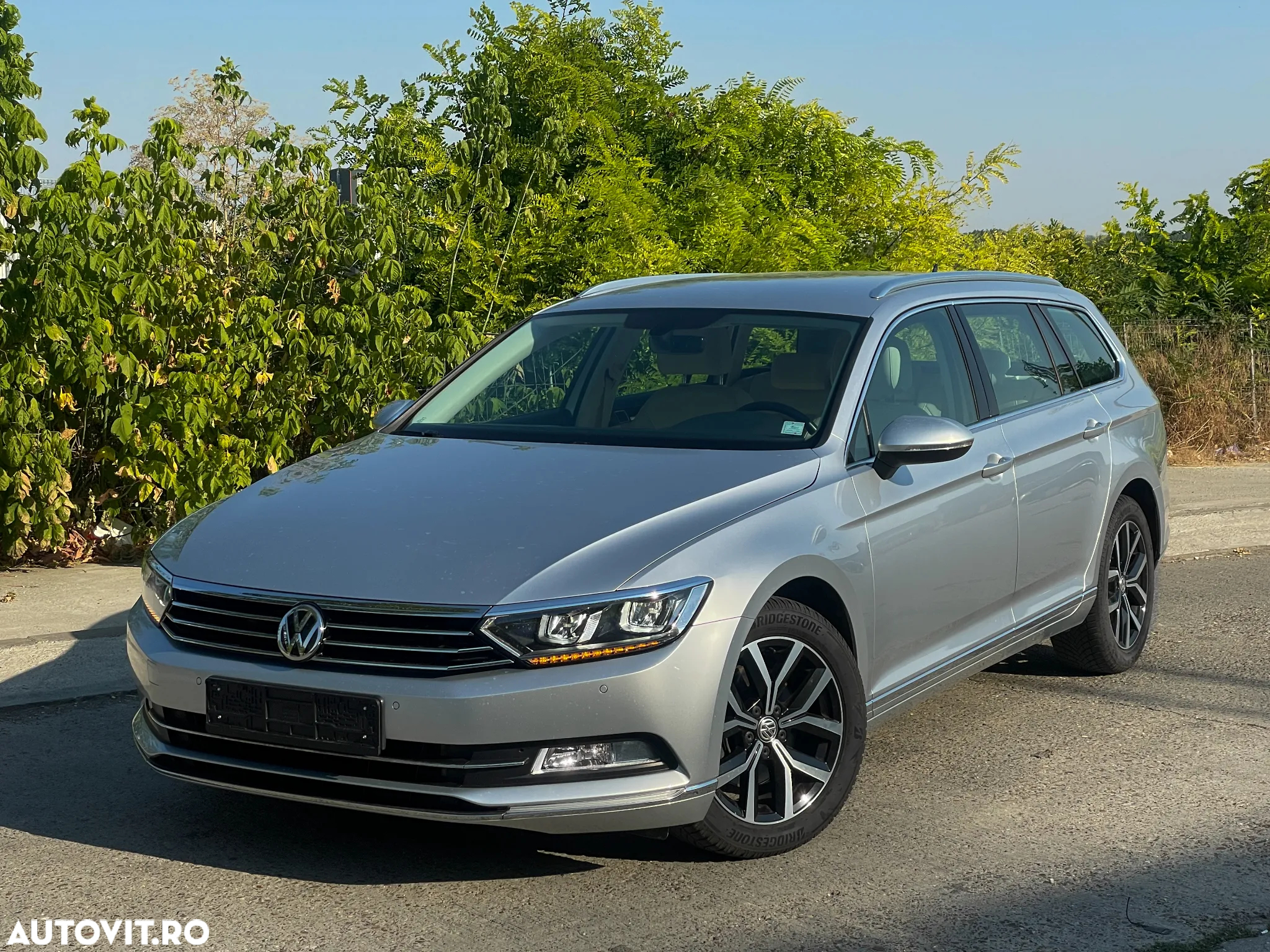 Volkswagen Passat Variant 2.0 TDI DSG Highline - 2