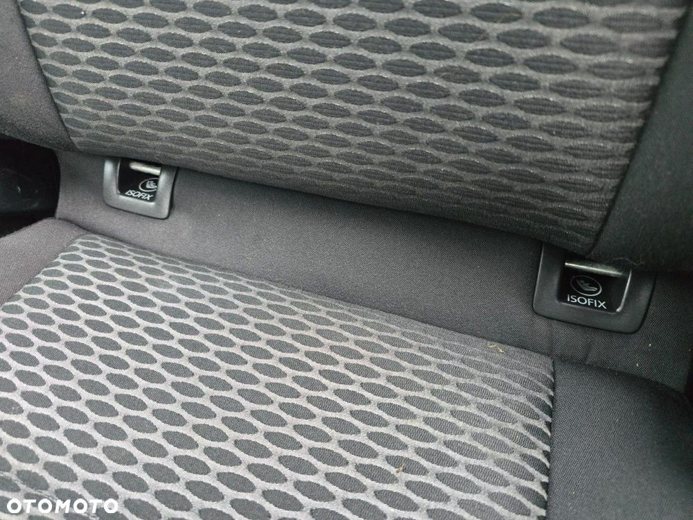 Volkswagen Golf - 25